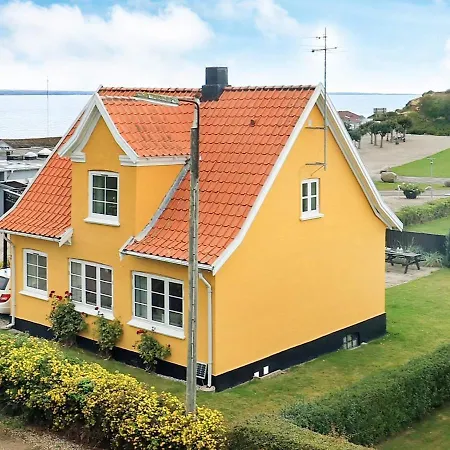 6 Person In Tranek R Hotel