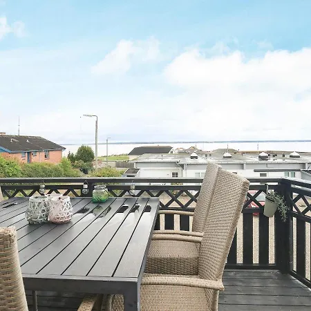 6 Person In Tranek R 4*